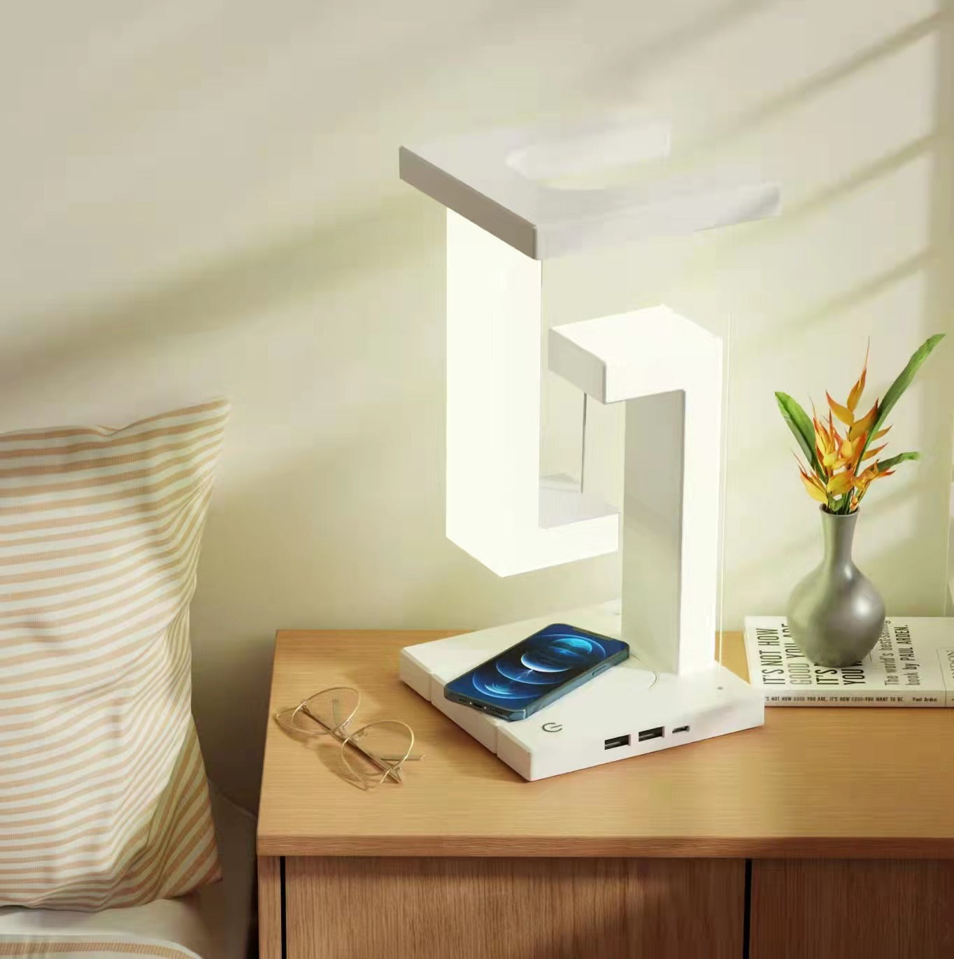 PRIMPVISION™ Smartphone Wireless Charging Balance Floating Lamp